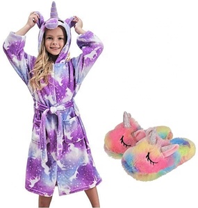 Mameluco <span class=keywords><strong>de</strong></span> franela <span class=keywords><strong>de</strong></span> dibujos animados <span class=keywords><strong>de</strong></span> unicornio y Manta con capucha invierno adecuado <span class=keywords><strong>pijama</strong></span> <span class=keywords><strong>de</strong></span> bebé conjunto <span class=keywords><strong>de</strong></span> ropa <span class=keywords><strong>de</strong></span> cama <span class=keywords><strong>para</strong></span> niños prendas <span class=keywords><strong>de</strong></span> vestir ropa - Product Image 2