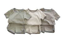 Ensemble de débardeurs et shorts pour nouveau-né personnalisé à rayures gaufrées pour enfants 2pcs vêtements gaufrés doux pour bébé