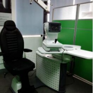 Table d'examen ophtalmologique électrique TR360 et unité de fauteuil de réfraction avec support – Combo chaise et support ophtalmique - Product Image 2