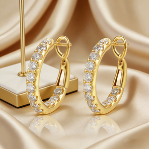 Pendientes de Aro de Oro Amarillo de 14K con Diamantes Cultivados en Laboratorio, Corte Brillante Redondo, Engaste en Canal, Estilo Clásico, para Uso Diario de Mujer - Product Image 5