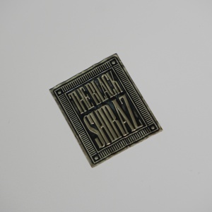 Tái Sử Dụng Tùy Chỉnh Cao Cấp Vàng Nhôm Lá Kim Loại Nhãn Rượu Vang Rượu Nổi Debossed Đóng Gói Độ Bám Dính Nước Giải Khát Bia Bao Bì - Product Image 2