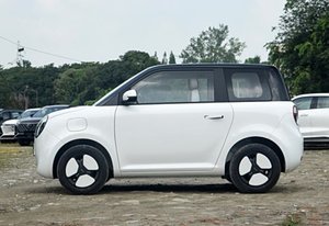 Changan Lumin 301กม. รถไฟฟ้าขนาดเล็กสไตล์การแล่นเรือใบ EV พร้อมกล่องเกียร์ธรรมดาด้านซ้ายกล้องด้านหลังเบาะหนังรุ่น CL
