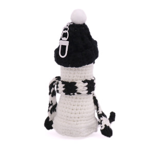 Muñeco de pato de ganchillo hecho a mano, popular transfronterizo, con nariz larga, colgante de llavero de hilo tejido a mano. - Product Image 3