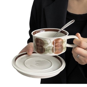 Ensemble tasse et soucoupe à café en céramique peintes à la main, motif floral rétro, style vintage finlandais, tasse à latte artistique de haute qualité - Product Image 6
