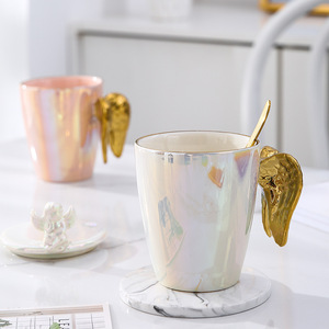 Elegante Taza de Café con Alas de Ángel Doradas, Taza de Cerámica Colorida con Asa de Alas de Ángel - Product Image 1