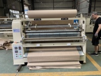 Machine multifonctionnelle de plissage de tissu de jupe contrôlée par ordinateur