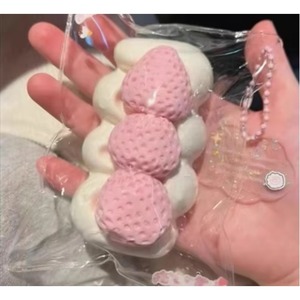 Juguete Blandito de Silicona DIY con Forma de Onigiri de Crema de Fresa al por Mayor - Product Image 2