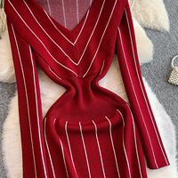 Robe moulante décontractée élégante à manches longues rayée en tricot pour femme, col en V, coupe ajustée, longueur midi, pour le quotidien