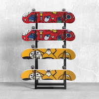 Support d'affichage portable moderne pour articles de sport Support en métal écologique pour scooter planche à roulettes Surf Ski Snowboard