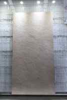 Dalle de pierre de travertin translucide moderne pour revêtement mural intérieur, résistante au feu et imperméable, design grand format