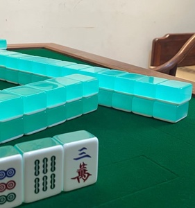 <span class=keywords><strong>Jeu</strong></span> de Mahjong en gelée cyan brillant avec caractères imprimés nettement <span class=keywords><strong>d</strong></span>éfinis – <span class=keywords><strong>Jeu</strong></span> classique pour le plaisir des loisirs en famille et entre amis au week-end - Product Image 4