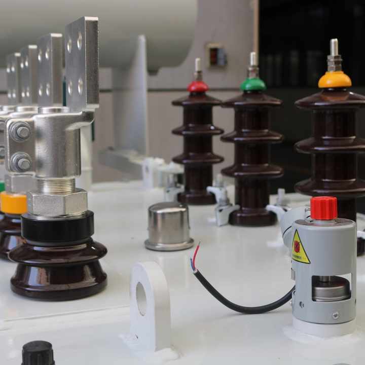 Oil Immersed Transformer with 300kVA to 10kV 500kVA to 11kV 800kVA to 415V 3-Phase Step Down 50Hz 60Hz Frequency 400V 480V