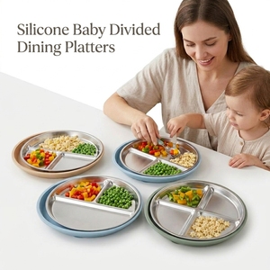 Assiettes à ventouse personnalisées <span class=keywords><strong>en</strong></span> acier inoxydable pour bébé, assiettes divisées de 9 pouces pour tout-petits avec manchons <span class=keywords><strong>en</strong></span> silicone amovibles pour enfants - Product Image 1