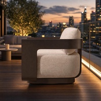 Ensemble de canapés d'extérieur de luxe, modernes, durables, avec structure en aluminium, confortables, imperméables et résistants aux UV, avec table basse, pour hôtel, villa, cour.