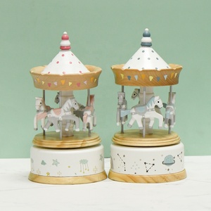 Logo tùy biến handmade sồi Đồng hồ vòng gỗ <span class=keywords><strong>Carousel</strong></span> hộp nhạc cho món quà - Product Image 1