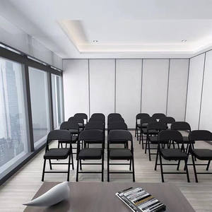 كرسي قابل للطي بإطار فولاذي حديث ومسند ظهر، مع وسائد إسفنجية مريحة، محمول ومقاوم للماء، مثالي للاجتماعات والفعاليات - Product Image 4