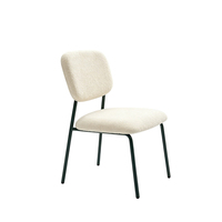 Ensemble de table à manger de luxe en gros avec 4 chaises, design nordique moderne, structure en bois et acier, mobilier pour salle à manger d'hôtel