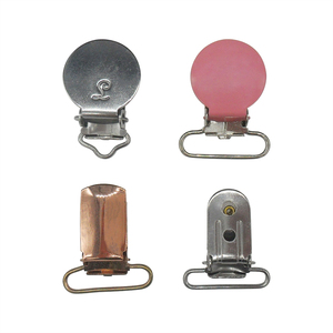 Di Plastica di legno del Crochet Del Bambino di Legno Ciuccio Clip di Supporto In Silicone Catena Ciuccio Clip di Manichino - Product Image 3