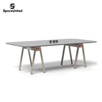 Table de conférence moderne avec cadre en acier à bords biseautés, directement de l'usine SpaceUnited