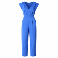 Combinaison sur mesure pour femme en mélange lin-coton bleu cobalt, col en V croisé, manches courtes, taille à nouer, plissée, jambe fuselée, pour le bureau