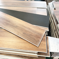 5 Jahre Garantie Hochglanz-Klick-Vinylboden 5,5mm 6mm 7mm 8mm Luxus-Vinylfliesen mit Starrem Kern SPC-Bodenbelag mit Polsterung