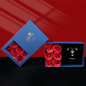 Elegante caja de almacenamiento de joyas con temática de rosas con Vista de ventana transparente Material de papel Premium Flor eterna ideal - Product Image 3