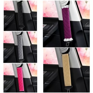 Protecteur de cou pour enfants couverture de ceinture de sécurité chauffante mignon intérieur décoration de voiture dentelle velours moelleux court peluche floue Polyester - Product Image 4