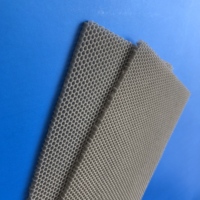 Plaque en polycarbonate alvéolaire sur mesure pour table de travail laser UV