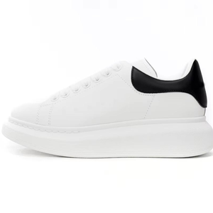 Chaussures de sport décontractées de luxe légères et confortables McQueens 2026 pour hommes et femmes, idéales pour la course, la marche, l'été, l'automne et l'hiver - Product Image 2