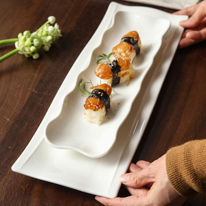 Plato de Cerámica Blanco con Borde Ondulado para Sushi, Plato Largo para Servir Sushi, <span class=keywords><strong>Tapas</strong></span>, Aperitivos, Fiestas, Hogar, <span class=keywords><strong>Restaurante</strong></span> y Catering - Product Image 5