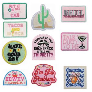 Patch brodé thermocollant 'Howdy Gameday Put in on My Husbands' pour décoration de manteau et de chapeau d'extérieur - Product Image 1