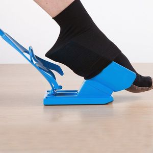 Gli anziani disabili e le donne incinte non dispongono di dispositivi di assistenza per chinarsi e indossare calzini - Product Image 6