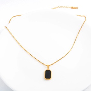 Pendentif carré noir avec chaîne, collier minimaliste en acier inoxydable pour femmes, collier plaqué or avec rallonge, bijoux - Product Image 3
