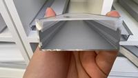 Luminaire LED linéaire suspendu en profilé aluminium sur mesure, 3 températures de couleur, dimmable DALI, avec couvercle en PC, pour plafond.