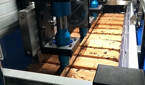 Vente directe <span class=keywords><strong>prix</strong></span> usine équipement de découpe de rouleaux suisse de haute qualité ligne de production de gâteaux éponge machine de découpe de pain grillé - Product Image 3