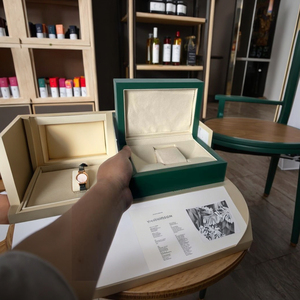 La caja de madera verde para relojes de hombre en Guangzhou es adecuada para juegos de relojes mecánicos automáticos <span class=keywords><strong>Rolex</strong></span> - Product Image 2