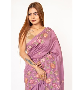 Sari traditionnel rose brodé de fleurs, avec une richesse d'artisanat et un tissu confortable pour la mode ethnique féminine - Product Image 1