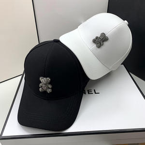 OEM personnalisé de haute qualité casquettes de <span class=keywords><strong>soleil</strong></span> dames nouveau été mode ombre visage petits chapeaux printemps et automne strass ours casquette de baseball - Product Image 2
