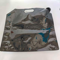 Poche souple de 10L en PE brillant avec bec verseur et poignée, résistante à la corrosion, inodore, avec grand bouchon, pour l'essence et les produits chimiques