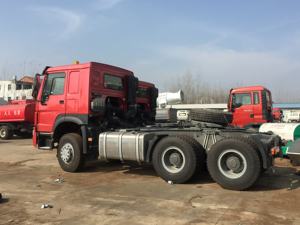 Camión Tractor Sinotruck Howo de 10 Ruedas con Doble Eje de Dirección, Camión de Remolque Diésel a Bajo Precio, Nuevo - Product Image 4