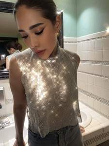 Top corto <span class=keywords><strong>de</strong></span> fiesta <span class=keywords><strong>con</strong></span> espalda descubierta y diamantes <span class=keywords><strong>de</strong></span> imitación para mujer, Camiseta <span class=keywords><strong>de</strong></span> cuello alto <span class=keywords><strong>con</strong></span> purpurina, camiseta sin mangas <span class=keywords><strong>con</strong></span> diamantes y cadena <span class=keywords><strong>de</strong></span> Metal ajustable para verano - Product Image 4