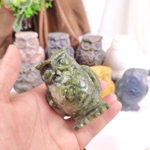 Sıcak Satış Doğal Kristal El Yapımı Pembe Opal Xiuyu Yeşim Baykuş Hayvan Heykeli Dekorasyon İçin - Product Image 2