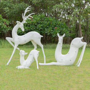 Grande Scultura Personalizzata di Cavallo da Corsa in Fibra di Vetro e Resina, a Grandezza Naturale, Rossa e Verde, Prodotta in Cina - Product Image 6