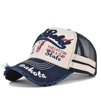 Casquette Trucker en Mousse à 5 Panneaux OEM avec Logo Brodé en Relief 3D Personnalisé et Visière Effet Vieilli – Usine BSCI pour Grossistes, Faible MOQ, Prix Compétitif