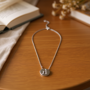 Collar de Acero Inoxidable con Colgante de Letra de 1 cm de un Solo Lado - Product Image 3