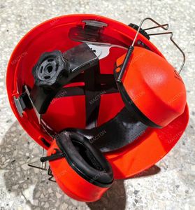 Casco de Seguridad Multifuncional Antiruido con Orejeras Protectoras para Operadores de Desbrozadoras y Recortadoras de Césped - Product Image 5