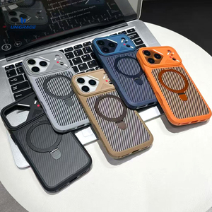 Étui de luxe en fibre de carbone avec béquille magnétique invisible en métal pour <span class=keywords><strong>iPhone</strong></span> 13, 15, 16e et 17 – Coque de protection design pour <span class=keywords><strong>iPhone</strong></span> - Product Image 1
