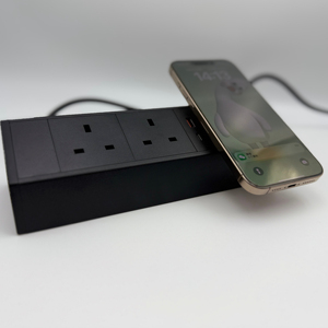 Ce cho chứng nhận 15W Qi-Kích hoạt đứng từ tính không dây sạc Ổ cắm 2uk cắm cổng 1 <span class=keywords><strong>USB</strong></span>-A + C cho văn phòng nhà khách sạn - Product Image 1