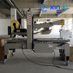 Automatische Elektrische Klebeband-Verschließmaschine für Kartonverpackungen – Neuwertig mit Kartonaufrichter und SPS-Steuerung - Product Image 2