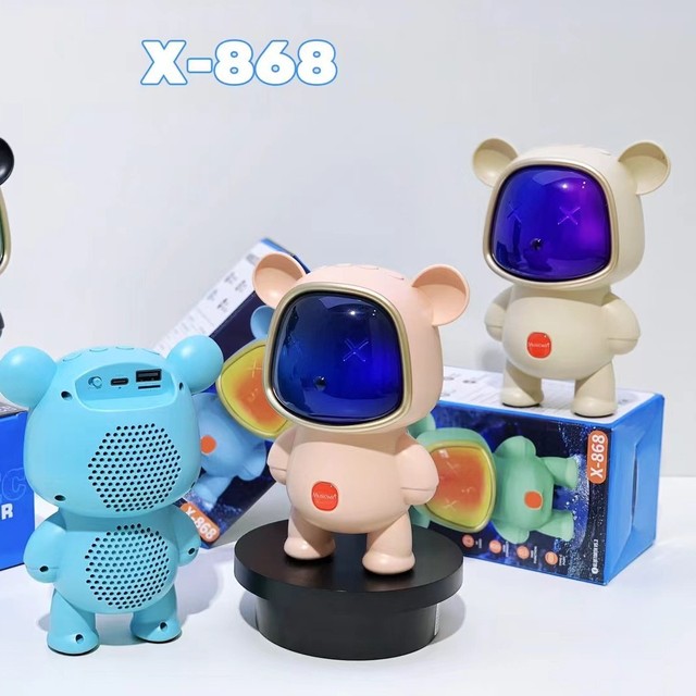 New X-868 Astronaut Speaker Cartoon Creative RGB Light Portable Speaker TF Card Support Gift Audio